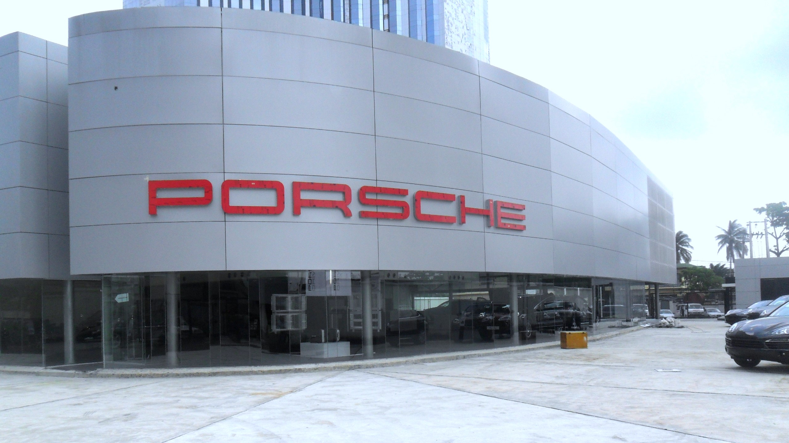 PORSCHE SHOWROOM, VICTORIA-ISLAND, LAGOS