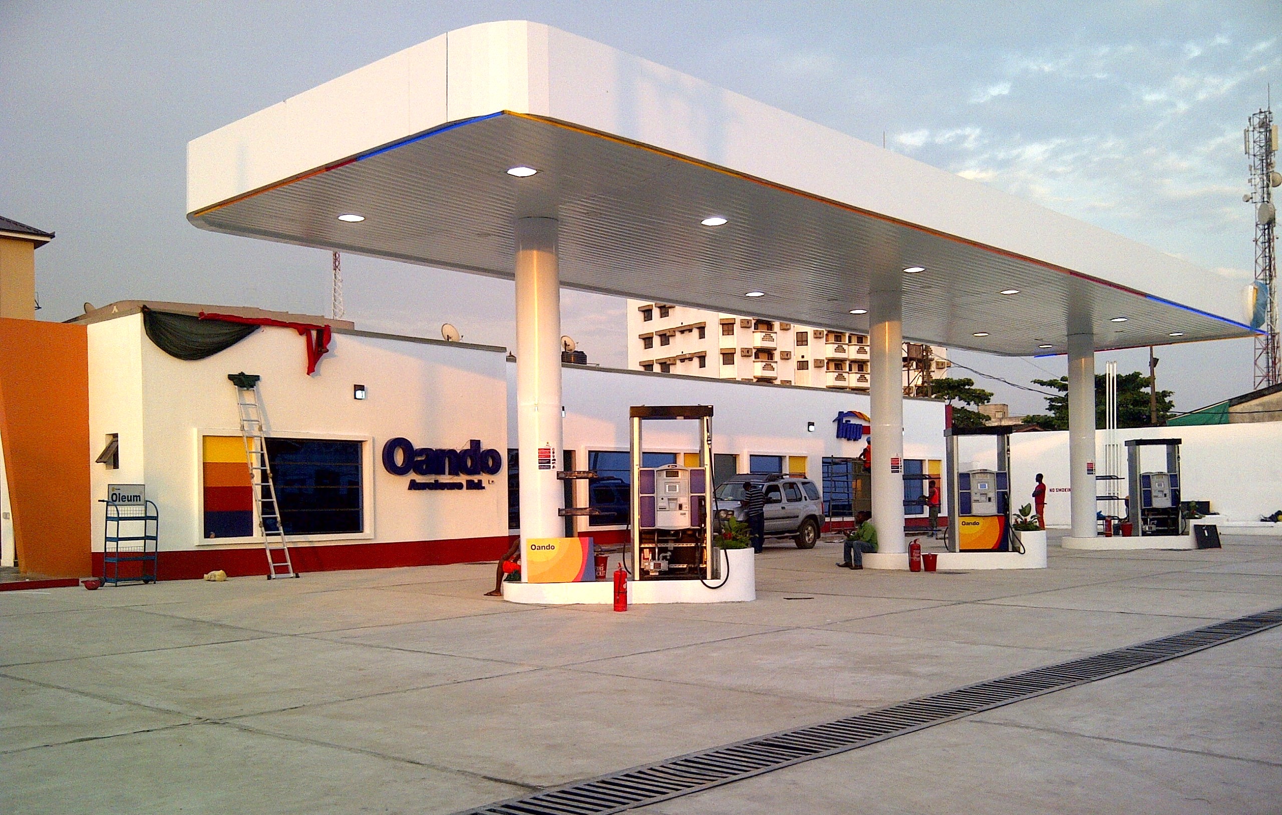 OANDO SERVICE STATION, IKOYI.