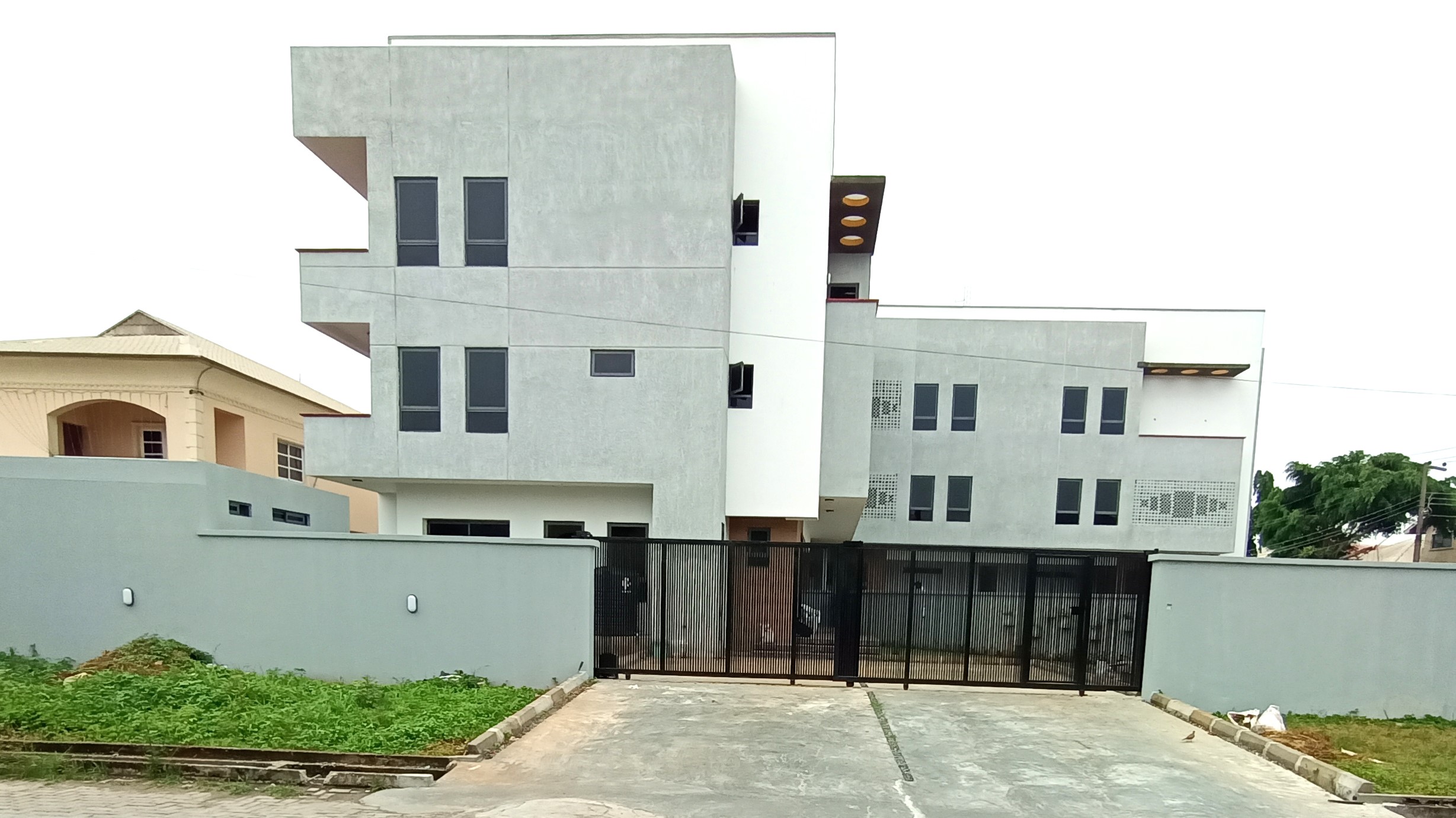 TERRACE HOUSES AT LEKKI PHASE 1, LAGOS.