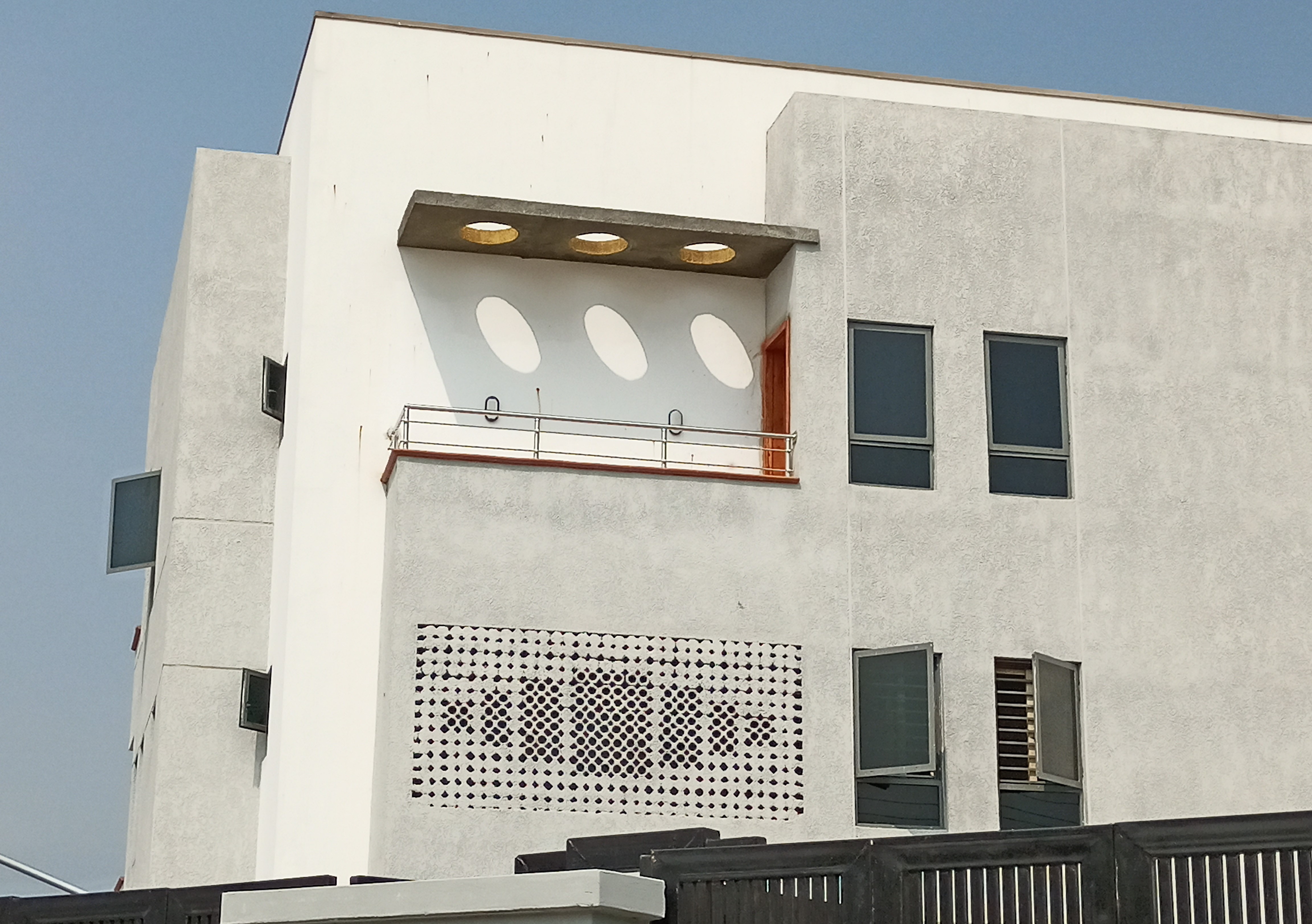 TERRACE HOUSES AT LEKKI PHASE 1, LAGOS.