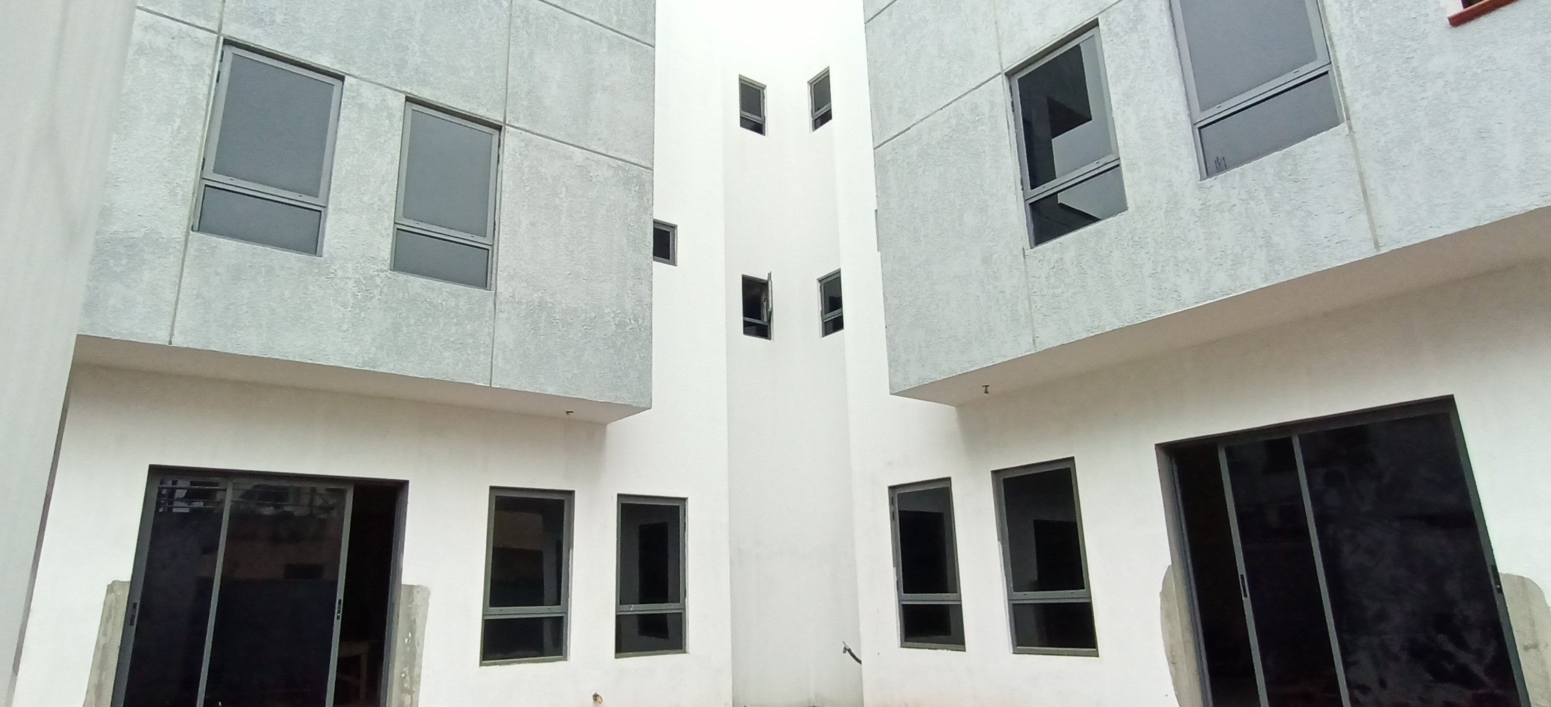 TERRACE HOUSES AT LEKKI PHASE 1, LAGOS.