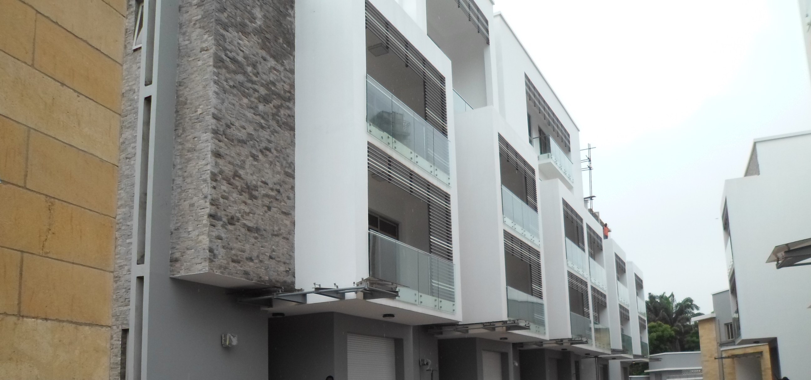 GFI, IKOYI.